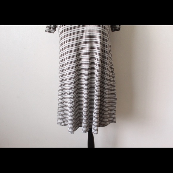 Forever 21 Small Grey & Black Striped Short Sleeve Midi Dress - Picture 4 of 6
